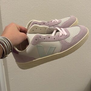 Women’s Purple Veja